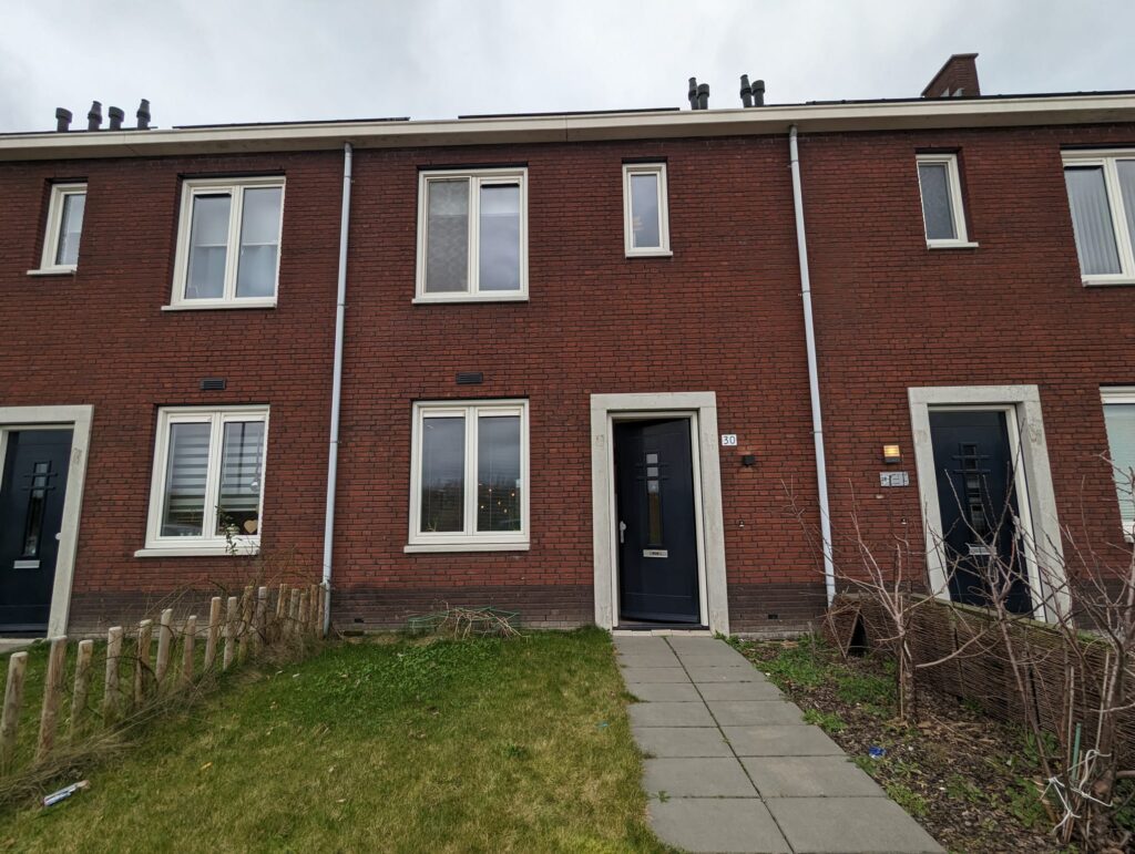 Lint 30, Lage Zwaluwe Lint 30, Lage Zwaluwe